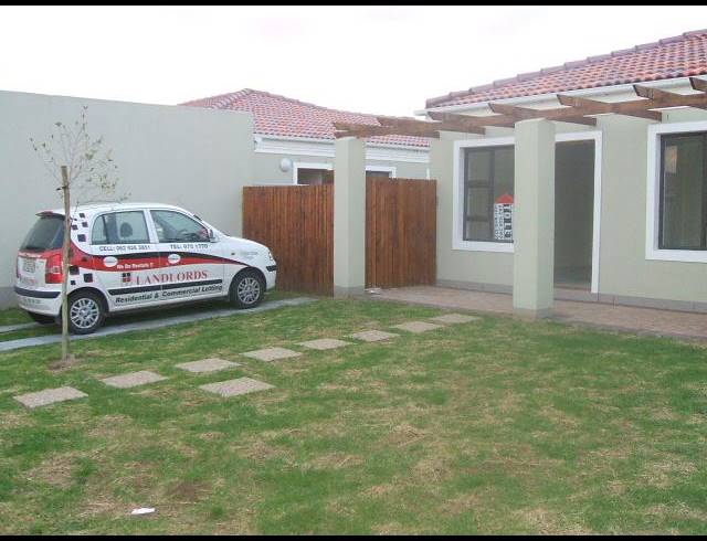 2 BEDROOM TOWNHOUSE FOR SALE IN HAGLEY